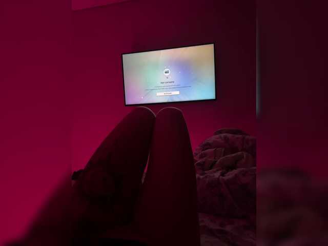 Zrzuty ekranu transmisji TheonlyoneBoyX