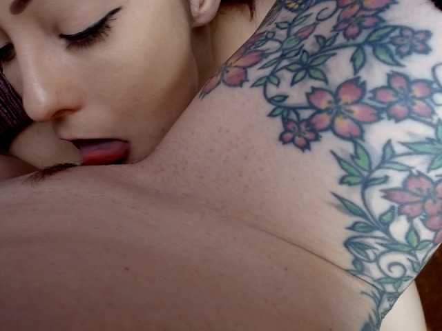 Zrzuty ekranu transmisji PassionThrees