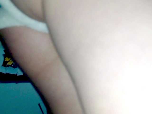 Zrzuty ekranu transmisji PetiteIvoryqueens