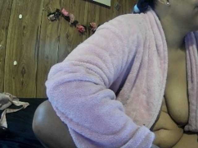 Zdjęcia pinkrackz #american #usa #ebony #ass #titts #spit #twerk #pvt #cam