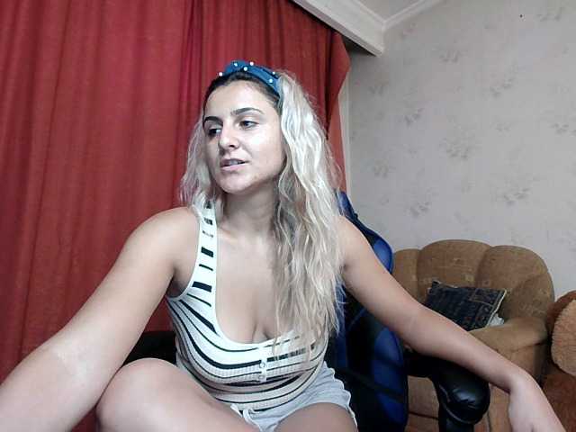 Zdjęcia PlayfulNicole Lets meet better and lets have some fun :) Lush is on :) Offer me pleasure with your *****s ;) follow me