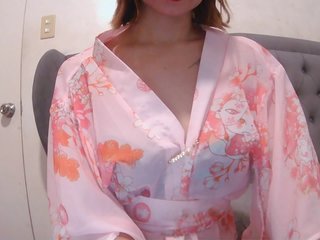 Erotyczny czat wideo AsianAdrianna