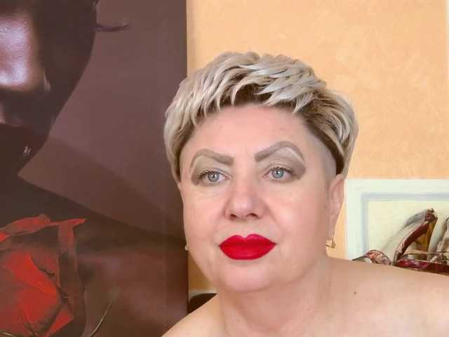 Zdjęcia PoshLadyx Gorgeous naked body 50 blow job 30 play with legs 30 caress the breast 30 caress the pussy 30 caress the ass 30 orgasm 100 anal 100 watch the camera and tease you 50!