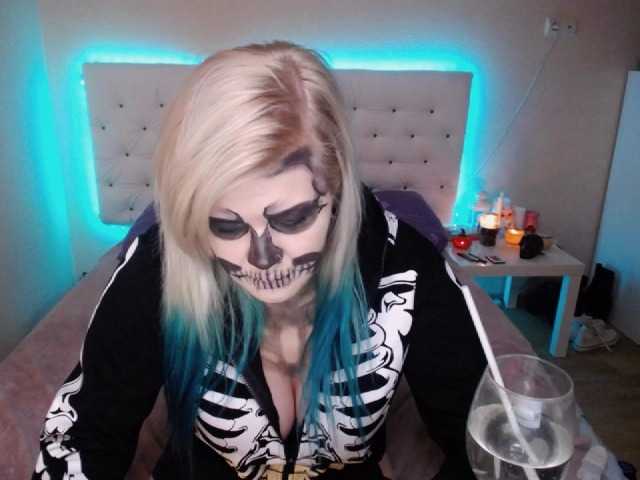 Zrzuty ekranu transmisji PrettyandNaug