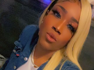 Erotyczny czat wideo PrettyDoubleG