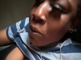 Erotyczny czat wideo PrettyDoubleG