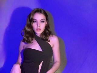 Erotyczny czat wideo PrettyJuna