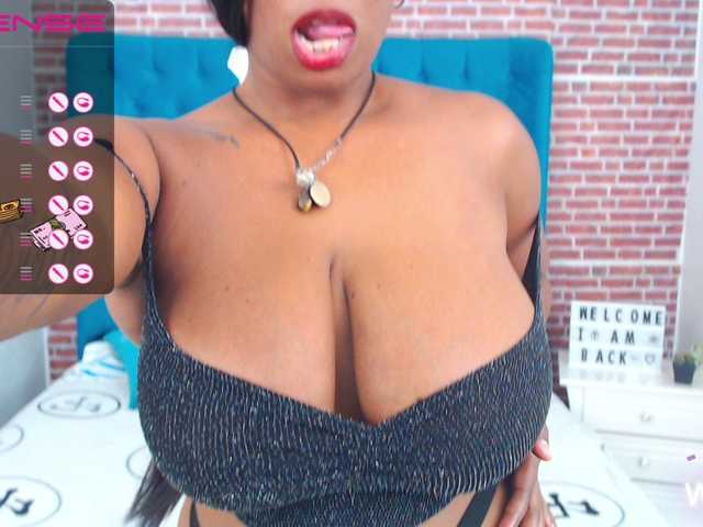 Zdjęcia princesscumxx hello my love I'm a hot latina I hope you come have fun with me see my tits 80tks♥see my big ass80tks see my pussy 100tks fuck in pv ayudame a llegar a la meta tks 5000