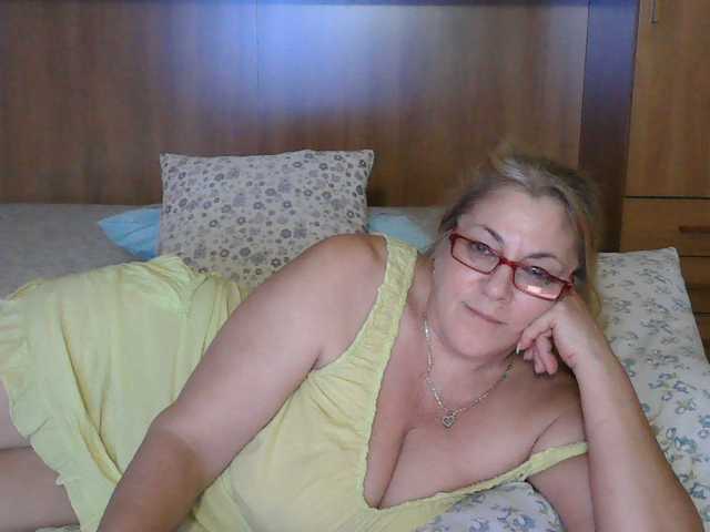 Zdjęcia Mary_sweet MATURE WOMAN(60 years-)#MILF#BIG TITS NATURAL#HAIRY PUSSY#SMOKER#Guys press on the heart from the right angle if you like me#C2C IN PRV,GROUP OR IN CHAT FOR 199TKS(5MIN)#PM20TKS