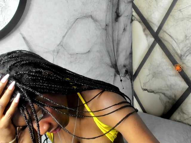 Zrzuty ekranu transmisji Queen-01