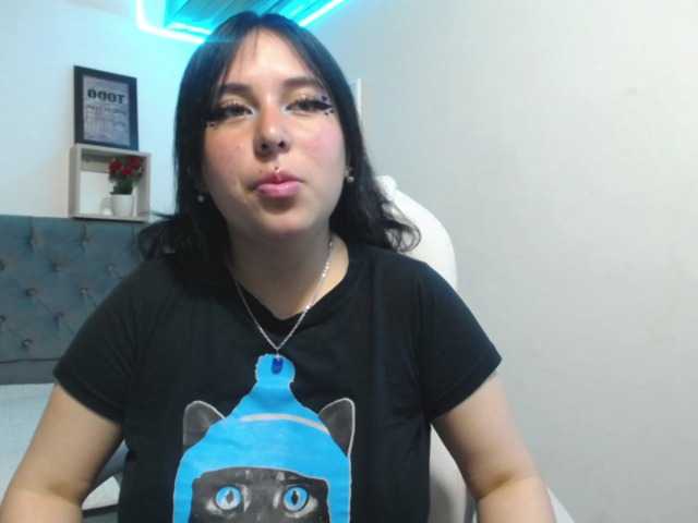 Zrzuty ekranu transmisji queen077