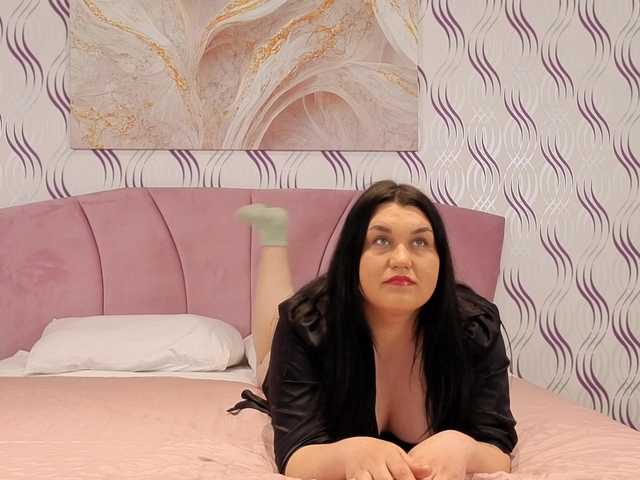 Zrzuty ekranu transmisji QueenArtemis