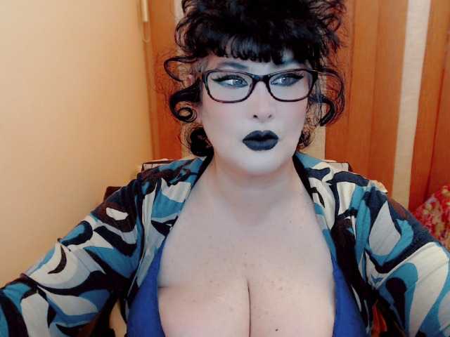 Zdjęcia QueenOfSin GODESS ​OF ​YOUR ​SOUL ​AND ​QUEEN ​OF ​SIN ​IS ​HERE!​SHOW ​ME ​YOUR ​LOVE ​AND ​I ​SHOW ​YOU ​PARADISE!#​mistress#​bbw