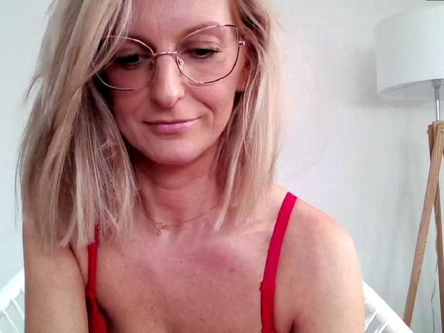 Zdjęcia RachellaFox Sexy blondie - glasses - dildo shows - great natural body,) For 500 i show you my naked body @remain