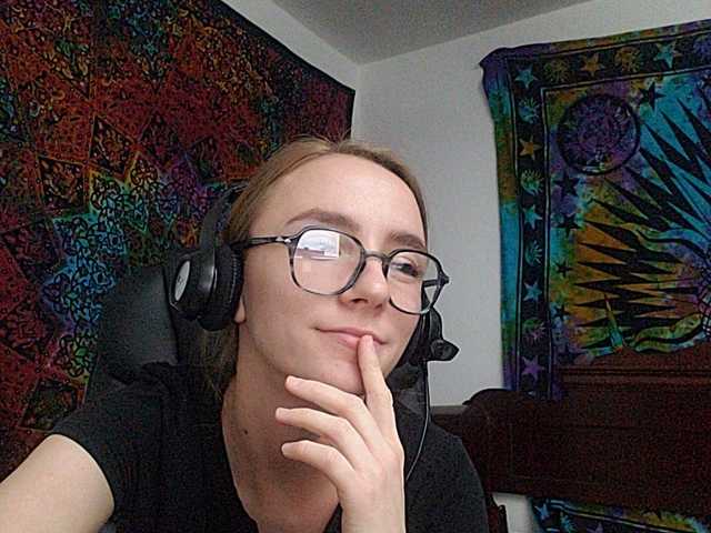 Zdjęcia RachelXXX Chillin and watching some podcasts... say hi and fall in love (help me pay rent)