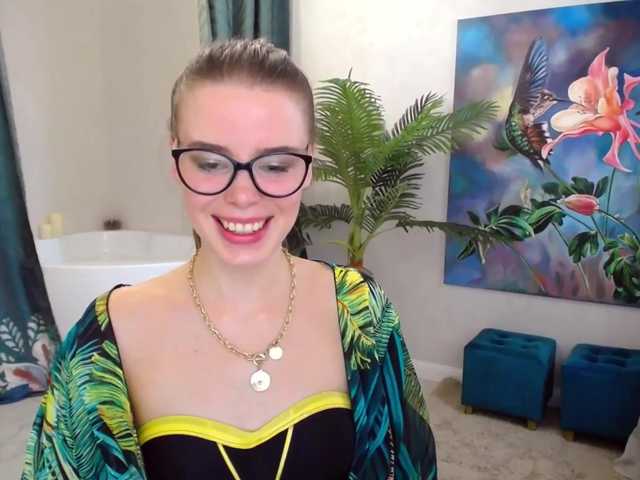 Zdjęcia Sea_Pearl Hi guys! :) I am Veronica from Poland, ntmu :) Welcome to my room and Let's have some fun together! :P @remain til SEXY SURPRISE for you!^^ SPYGRPPVTFULL PVT are OPEN for SEXY SHOWS! ;) Don't forget add me in your fav models! xo