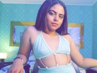 Erotyczny czat wideo Raven-shy