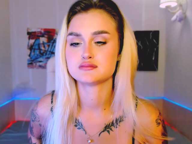 Zrzuty ekranu transmisji Ravenaaaa