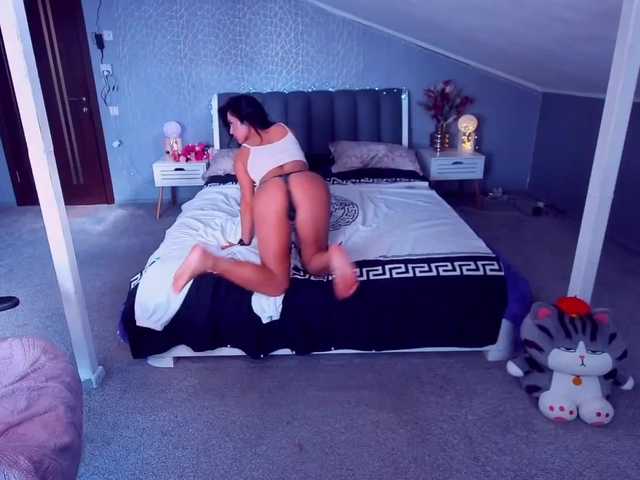 Zdjęcia Addicted_to_u Glad to see you in my room! Lovens is active)! If you like me 33) Stand up 33) pm 34) с2с 100) legs 55) ass 65) tits 155) undress 455) smile 355)whipped cream show 955) all the most interesting private show) dream 5555)
