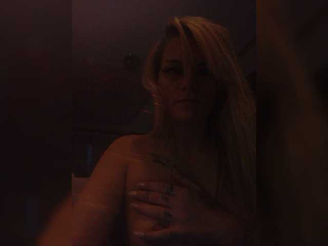 Zrzuty ekranu transmisji realchichi