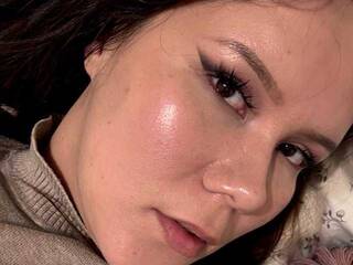 Erotyczny czat wideo reiny