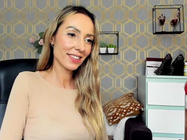 Zrzuty ekranu transmisji rikaBlondine