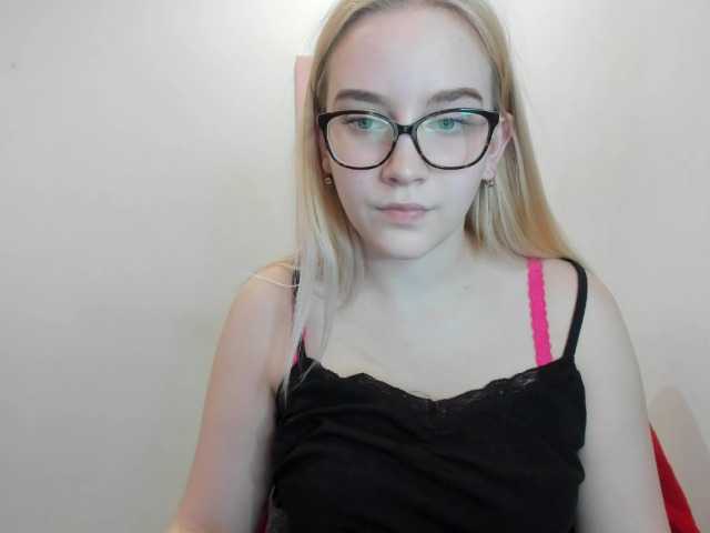 Zdjęcia rikkisix69 Hi guys :) My name is Rikki, my biggest strengths are my #bigtits, and #ass. Im still #teen, and #new here, and very #shy too. ;)