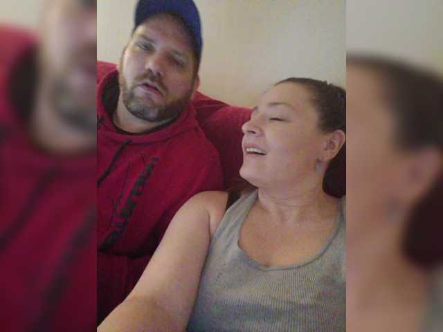 Zrzuty ekranu transmisji Justthe2ofus