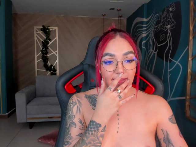 Zdjęcia RosalineMay ⭐You like what you see? I can surprise you more♥♥ ​IG: @​Rosalinemay_x ♥♥ At goal: Make me cum!! @remain tks left