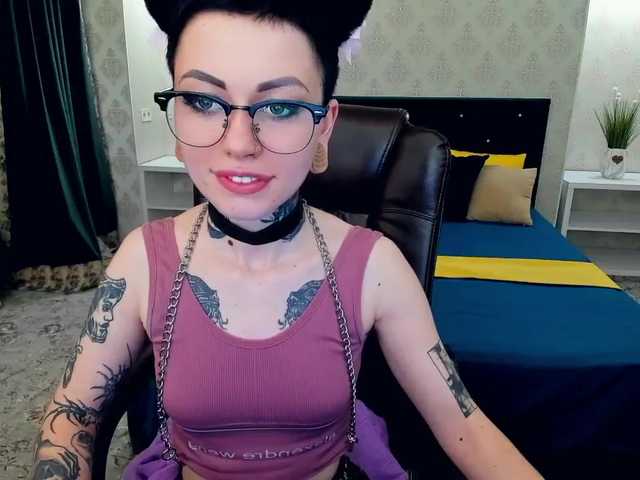 Zrzuty ekranu transmisji RoseeMonroe