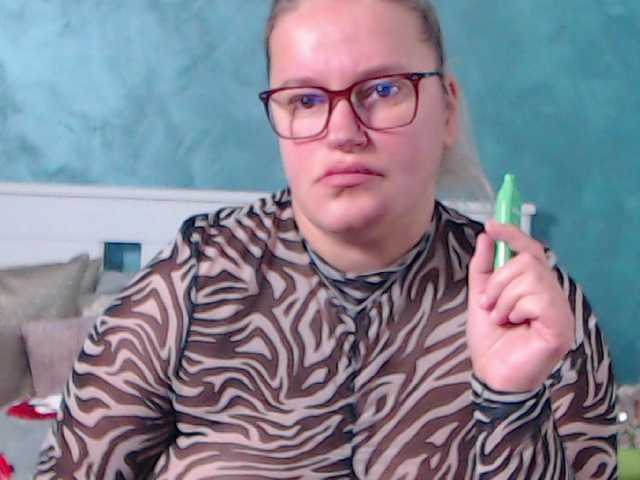 Zrzuty ekranu transmisji Roselyn25