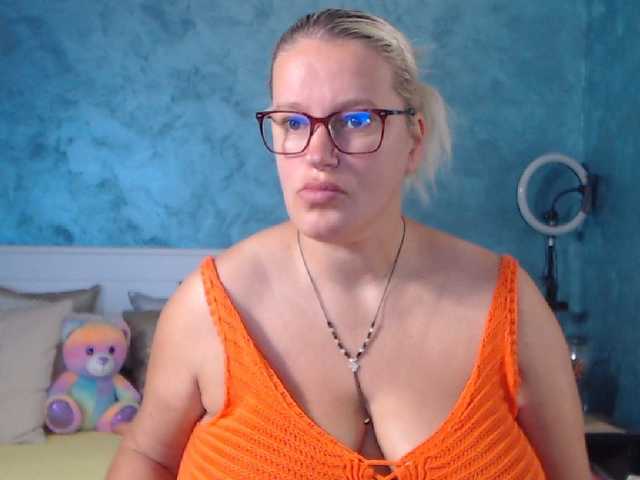 Zrzuty ekranu transmisji Roselyn25
