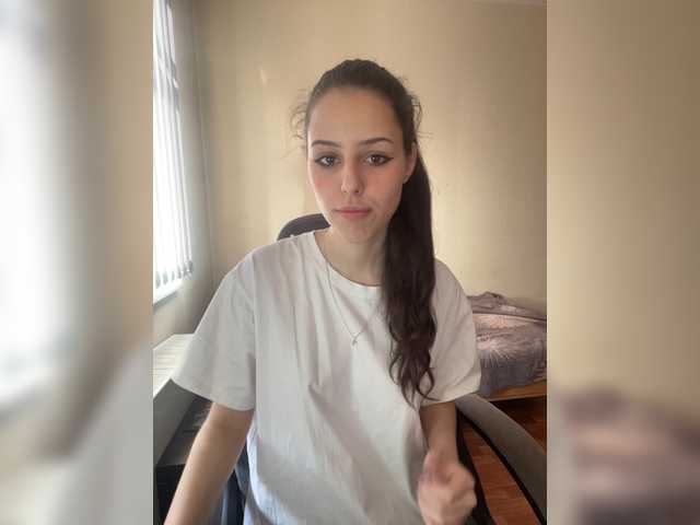 Zrzuty ekranu transmisji Roxy-sweettt