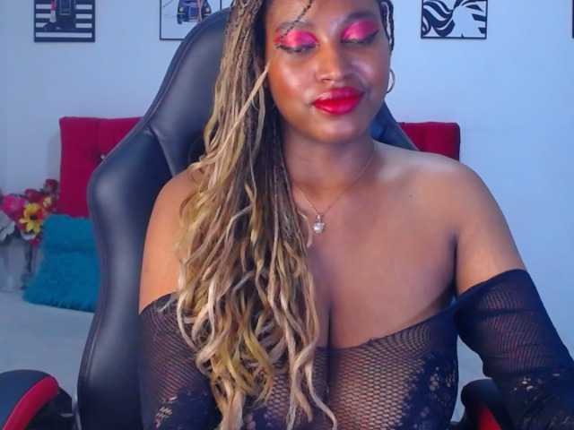 Zdjęcia RubyFetish Make me feel special,time to have fun ,make hot and squirt #ebony #bigboobs #squirt #latina #femdom #feet