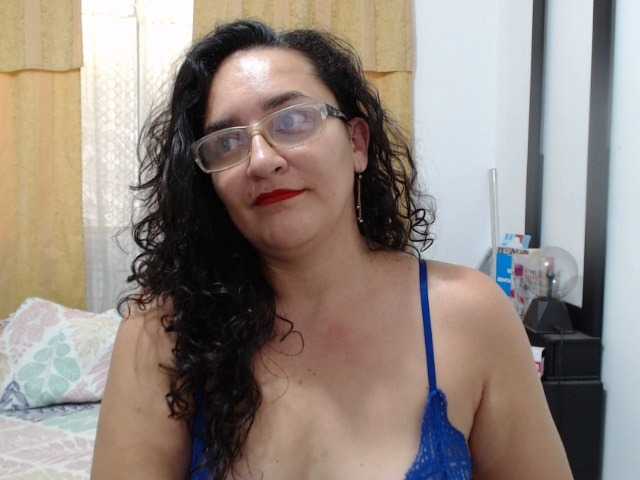 Zdjęcia SaimaJayeb Sound during the PVT or tkns show here !!!! I love man flirtatious and very affectionate *** Make me vibrate and my Squirt is ready for you ***#lovense #squirt #mature #hairy #anal #pvt