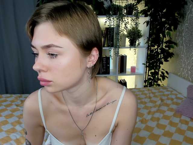 Zrzuty ekranu transmisji SallyHicks