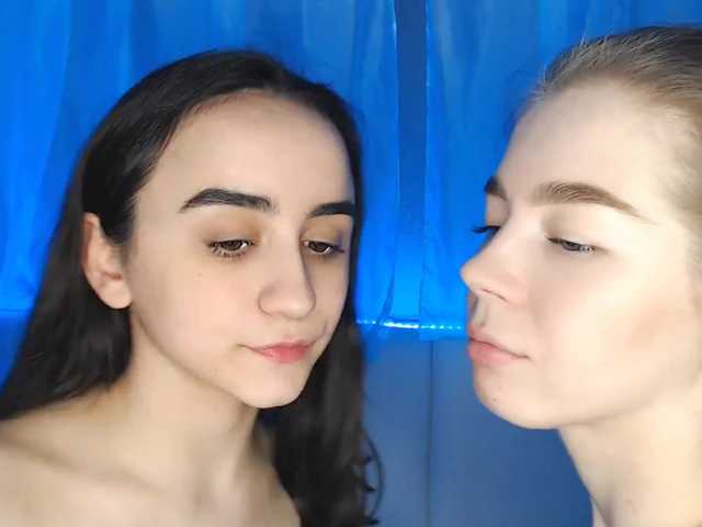 Zdjęcia SalmaAgnes Lovense - ON. Welcome! We are Agnes (dark hair) and Nafisa! Be gentle and enjoy! Goal: Lick pussy!