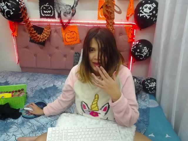 Zrzuty ekranu transmisji SalmaChaur