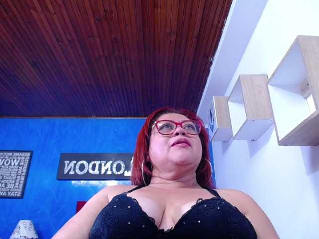 Zdjęcia Samantta-Jone Come and play with me sexy and hot #mature #bigboobs #milf #bbw #bigass MY GOALS IS: STREPTEASE