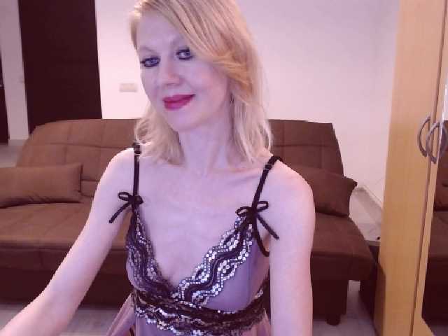 Zrzuty ekranu transmisji SandyBell2021