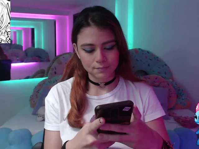 Zrzuty ekranu transmisji SaraClover