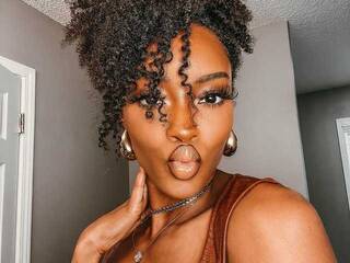 Erotyczny czat wideo Sarah-Sweets