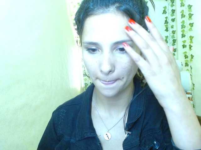 Zrzuty ekranu transmisji SarahStuartt