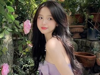 Erotyczny czat wideo Sari94