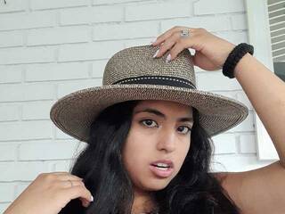 Erotyczny czat wideo SaritaDavis1