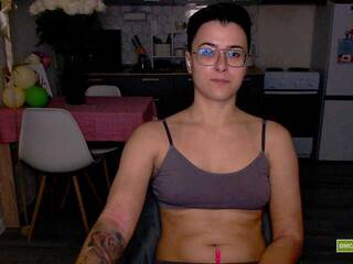 Erotyczny czat wideo Sashanotfound