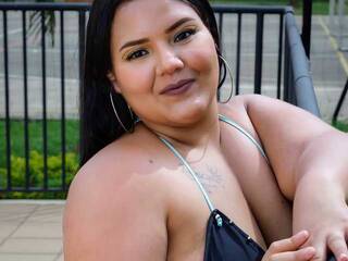 Erotyczny czat wideo Sashira