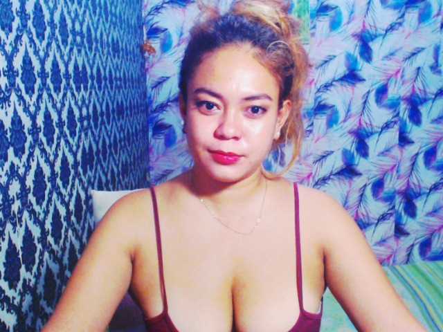 Zrzuty ekranu transmisji SassyClit