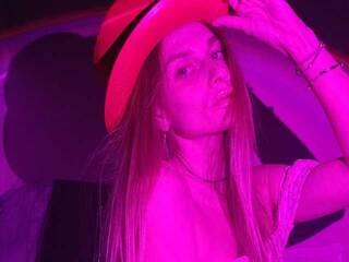 Erotyczny czat wideo SatAna89