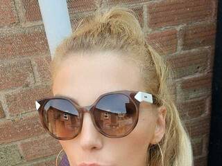 Erotyczny czat wideo SavageAss